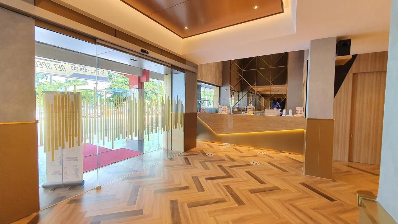 Classie Hotel Palembang Exteriör bild
